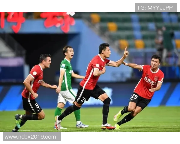 成都足球队个人能力分析与大满贯点评的深度解读 成都足球队个人能力分析与大满贯点评的深度解读