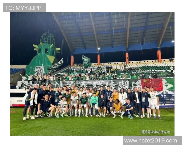 杭州足球队状态变革引发热议球迷期待新篇章与未来发展 杭州足球队状态变革引发热议球迷期待新篇章与未来发展