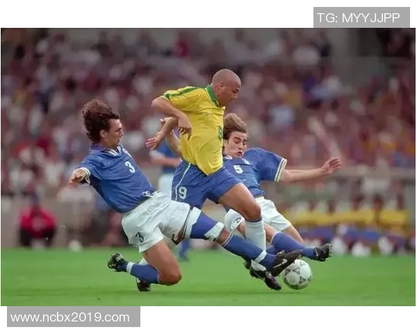 现代足球巨星风采揭秘他们的成就与影响力分析 现代足球巨星风采揭秘他们的成就与影响力分析