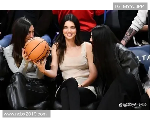 足球明星与肯豆的浪漫故事揭示了体育与时尚的完美结合 足球明星与肯豆的浪漫故事揭示了体育与时尚的完美结合